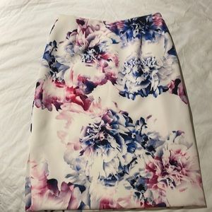 Antonio Melani size 4 beautiful floral skirt